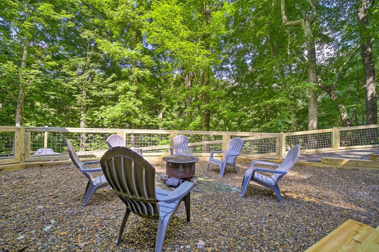 Charming Maggie Valley Getaway With Fire Pit! Exteriör bild